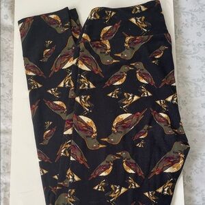 LuLaRoe Black Leggings with Bird Print butter soft